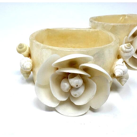 Vintage Capiz Shell Mother of Pearl Flower Rose Napkin Rings Set of 4 - 1970s - Picture 4 of 8
